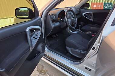 Внедорожник / Кроссовер Toyota RAV4 2007 в 