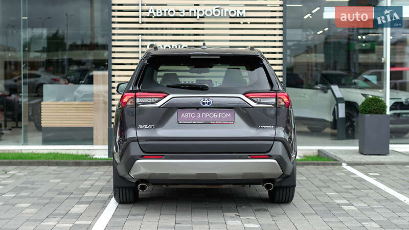 Внедорожник / Кроссовер Toyota RAV4 2024 в Львове