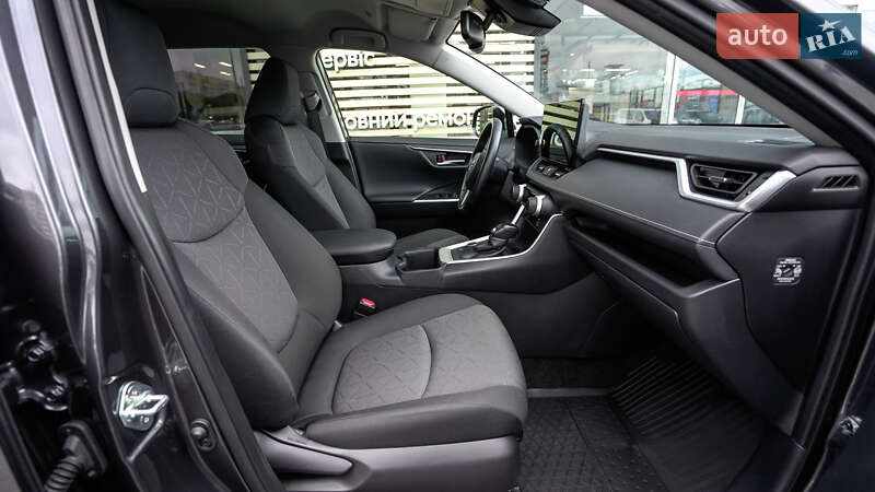 Внедорожник / Кроссовер Toyota RAV4 2024 в Львове