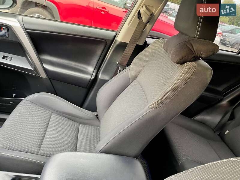 Внедорожник / Кроссовер Toyota RAV4 2018 в Виннице