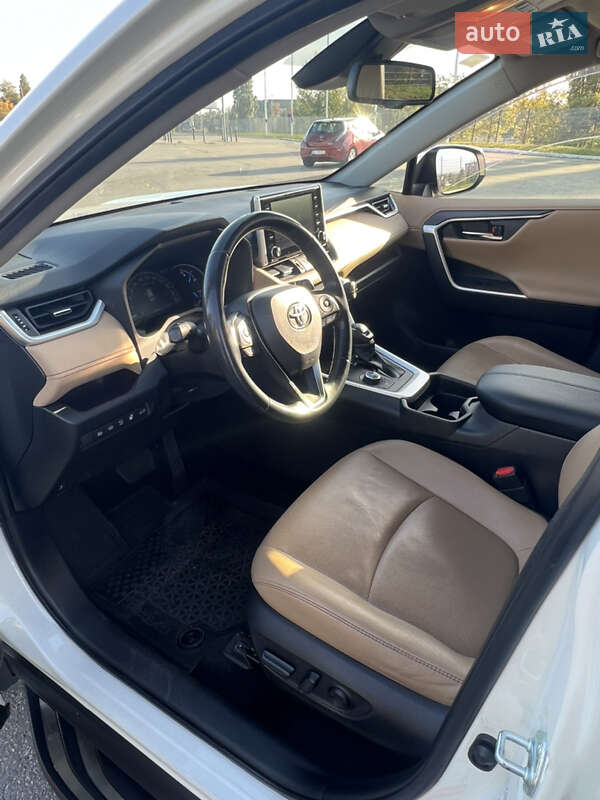 Позашляховик / Кросовер Toyota RAV4 2019 в Харкові фото 21 Позашляховик / Кросовер Toyota RAV4 2019 в Харкові