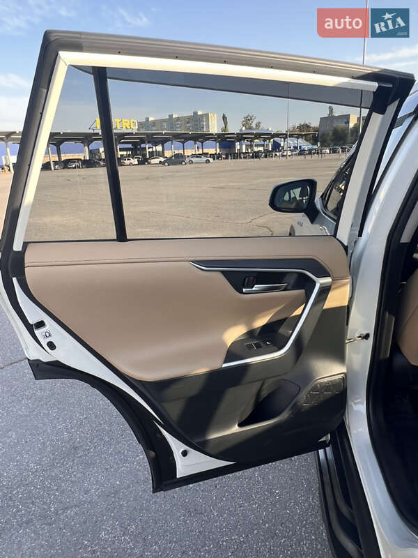 Позашляховик / Кросовер Toyota RAV4 2019 в Харкові фото 24 Позашляховик / Кросовер Toyota RAV4 2019 в Харкові