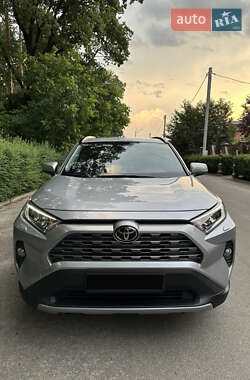 Позашляховик / Кросовер Toyota RAV4 2021 в Львові