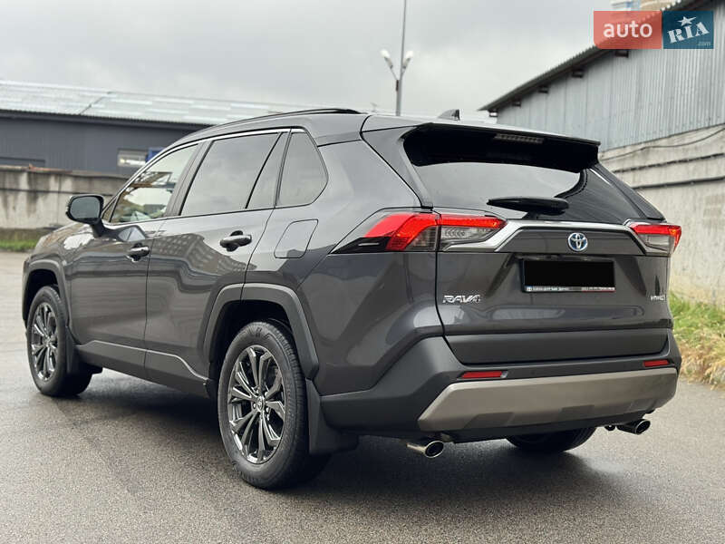 Позашляховик / Кросовер Toyota RAV4 2022 в Києві