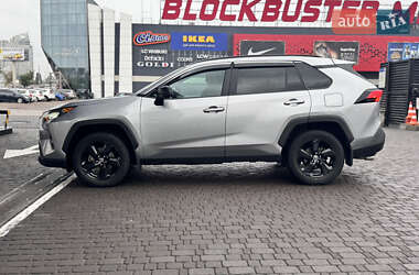 Внедорожник / Кроссовер Toyota RAV4 2020 в Киеве