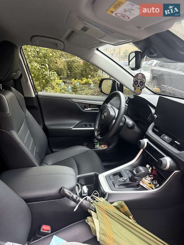 Внедорожник / Кроссовер Toyota RAV4 2024 в Киеве