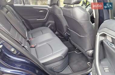 Внедорожник / Кроссовер Toyota RAV4 2023 в 