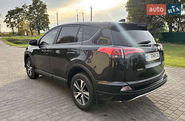 Позашляховик / Кросовер Toyota RAV4 2015 в  фото 6 Позашляховик / Кросовер Toyota RAV4 2015 в