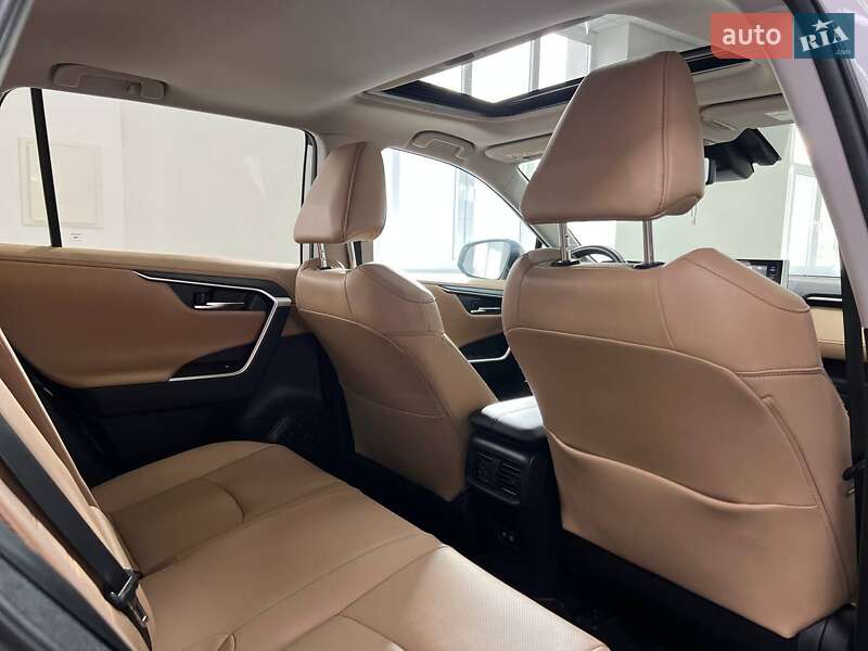 Внедорожник / Кроссовер Toyota RAV4 2019 в Полтаве фото 18 Внедорожник / Кроссовер Toyota RAV4 2019 в Полтаве