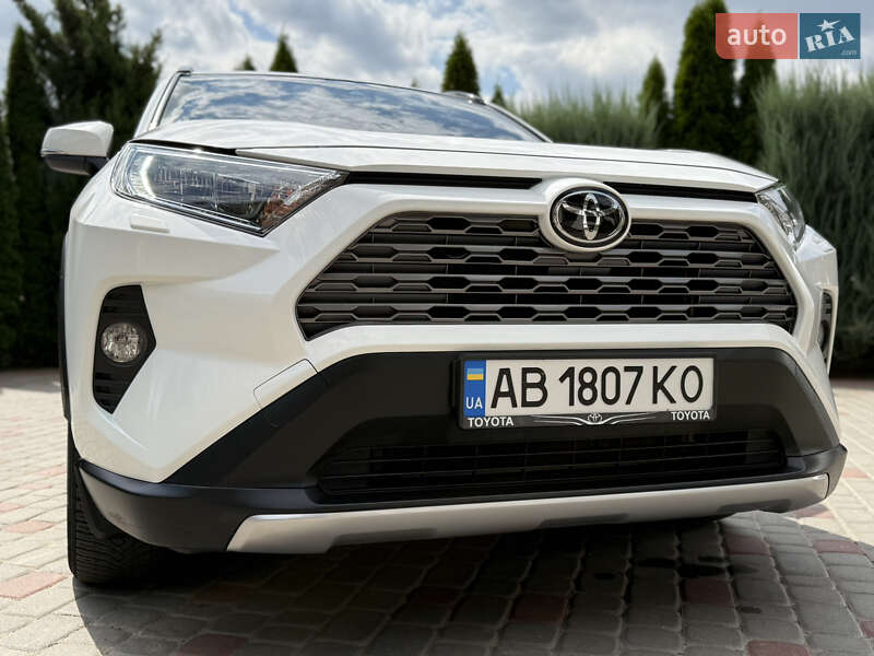 Позашляховик / Кросовер Toyota RAV4 2020 в Тульчині