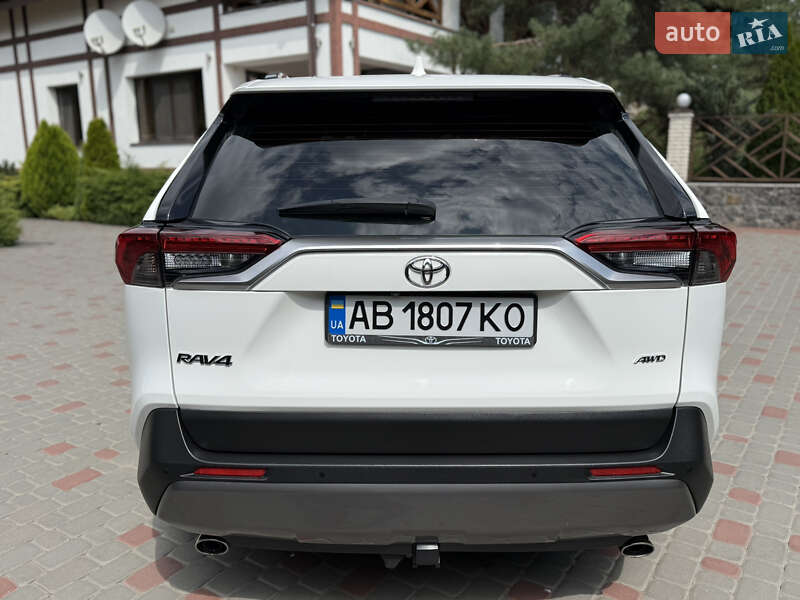 Позашляховик / Кросовер Toyota RAV4 2020 в Тульчині