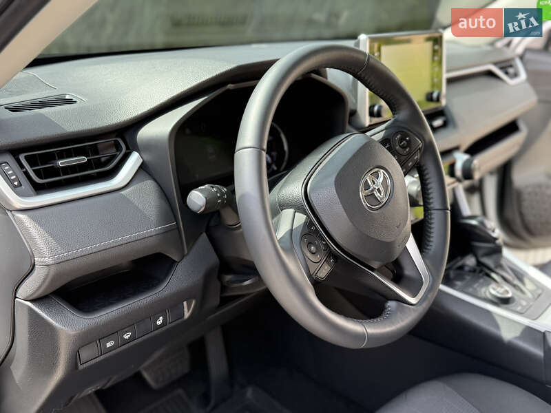 Позашляховик / Кросовер Toyota RAV4 2020 в Тульчині