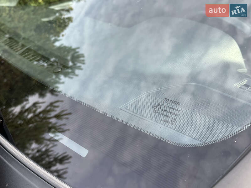 Внедорожник / Кроссовер Toyota RAV4 2017 в Ровно