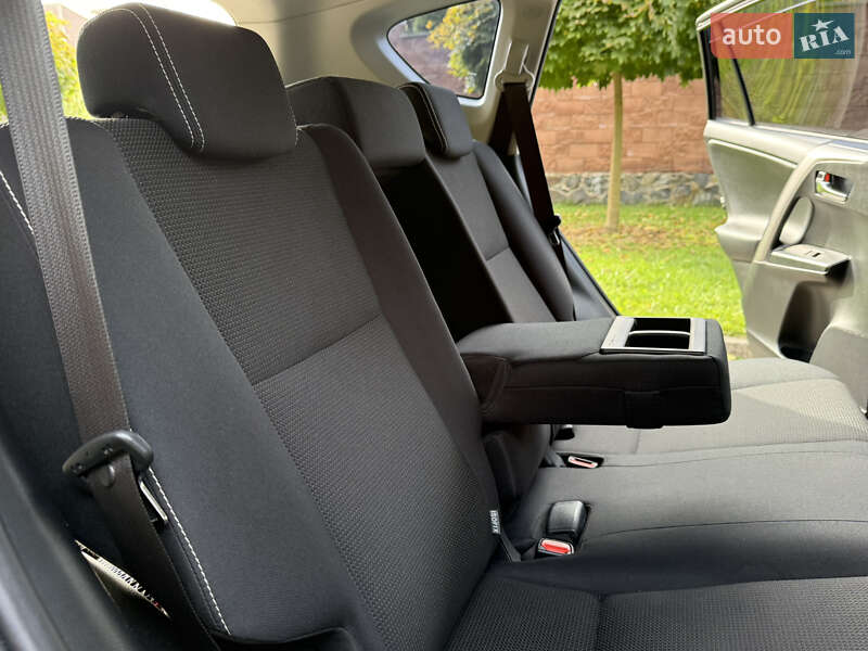 Внедорожник / Кроссовер Toyota RAV4 2017 в Ровно