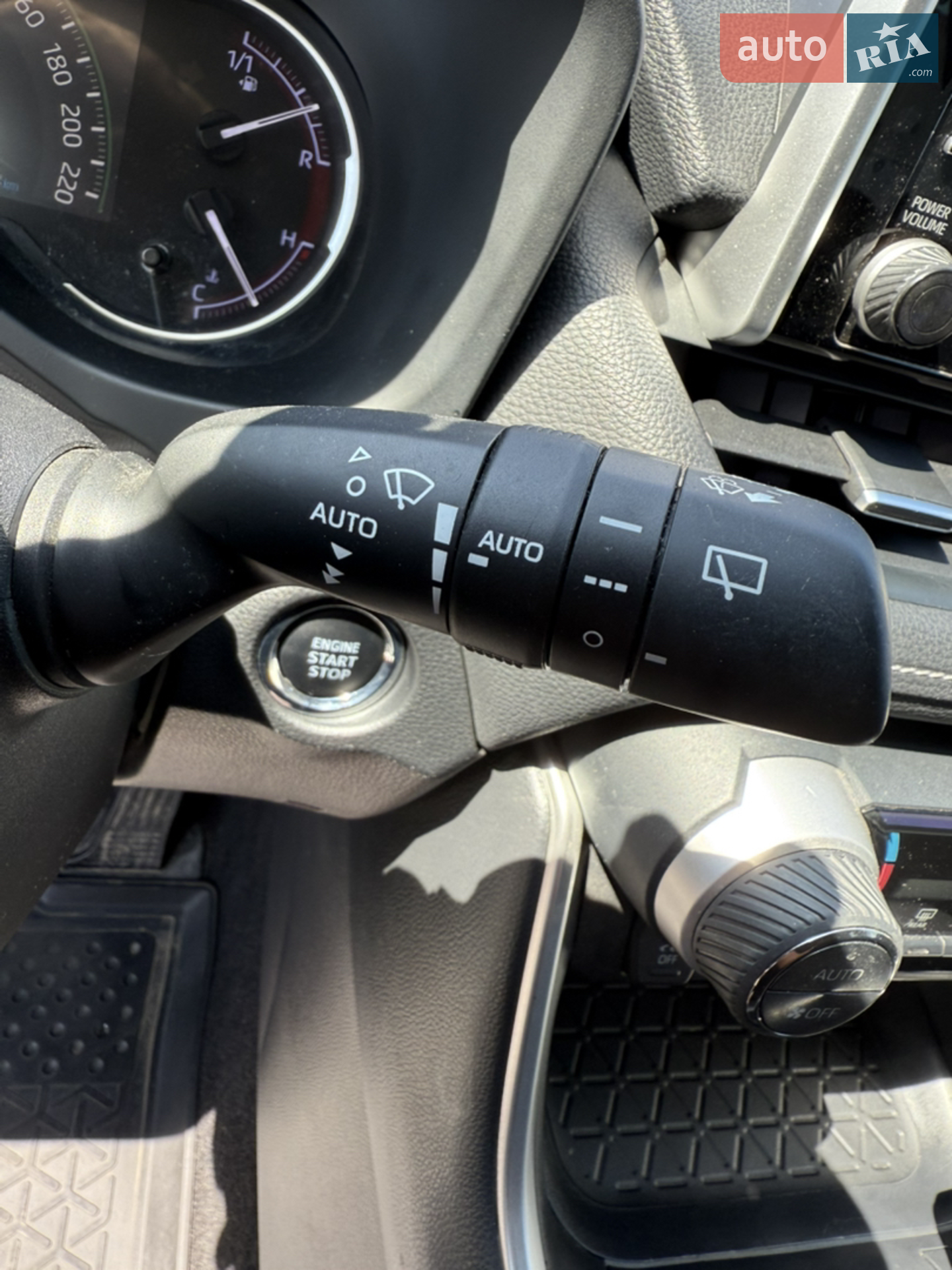 2019 Toyota RAV 4 - мініатюра 23