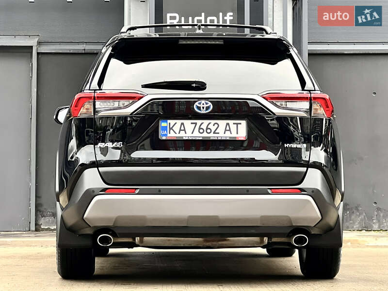 Внедорожник / Кроссовер Toyota RAV4 2020 в Киеве