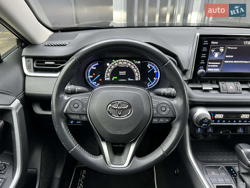 Внедорожник / Кроссовер Toyota RAV4 2020 в Киеве