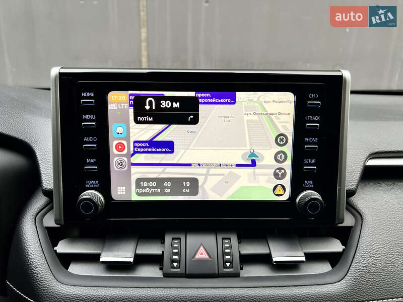 Внедорожник / Кроссовер Toyota RAV4 2020 в Киеве