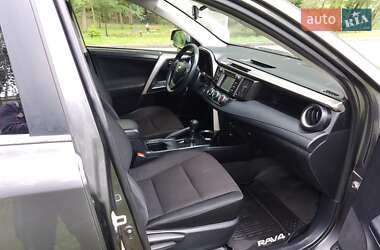 Внедорожник / Кроссовер Toyota RAV4 2016 в 