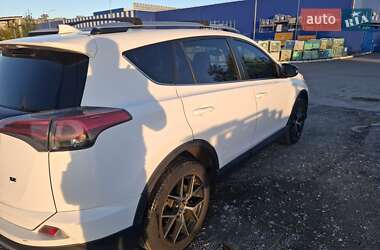 Внедорожник / Кроссовер Toyota RAV4 2016 в Черкассах