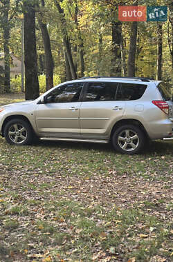 Внедорожник / Кроссовер Toyota RAV4 2011 в 