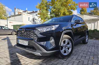 Внедорожник / Кроссовер Toyota RAV4 2021 в 