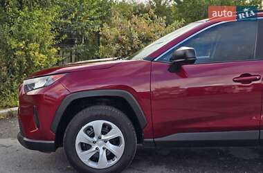 Внедорожник / Кроссовер Toyota RAV4 2021 в 