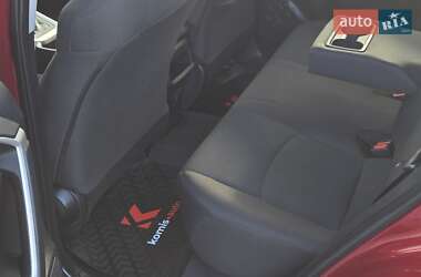 Внедорожник / Кроссовер Toyota RAV4 2021 в 