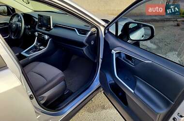 Внедорожник / Кроссовер Toyota RAV4 2022 в 
