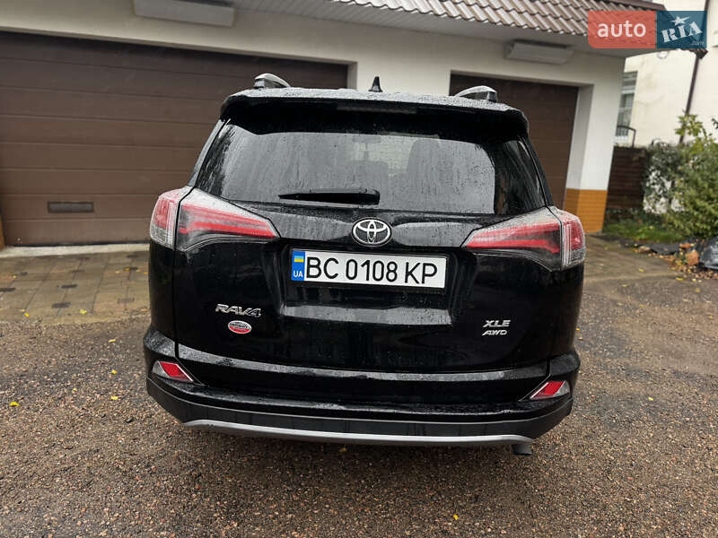 Позашляховик / Кросовер Toyota RAV4 2016 в Львові фото 11 Позашляховик / Кросовер Toyota RAV4 2016 в Львові
