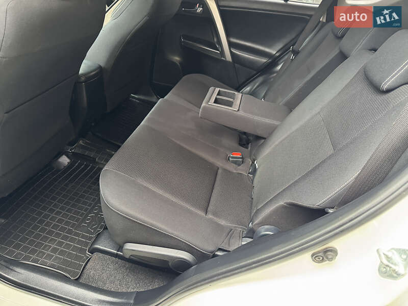 Внедорожник / Кроссовер Toyota RAV4 2017 в Черноморске