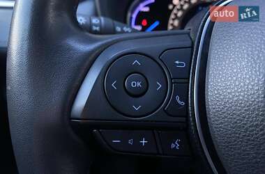 Внедорожник / Кроссовер Toyota RAV4 2019 в 