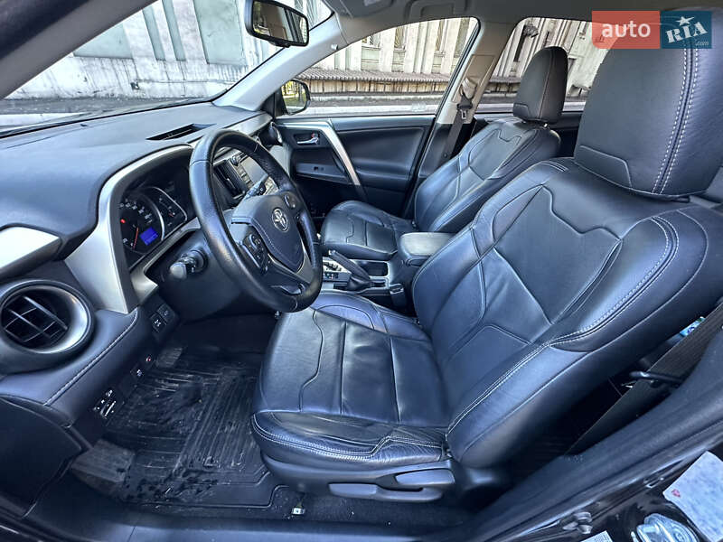 Внедорожник / Кроссовер Toyota RAV4 2014 в Днепре