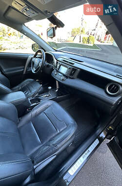 Внедорожник / Кроссовер Toyota RAV4 2014 в 