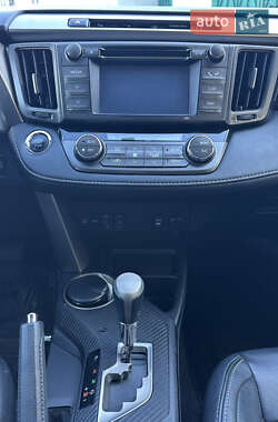 Внедорожник / Кроссовер Toyota RAV4 2014 в 