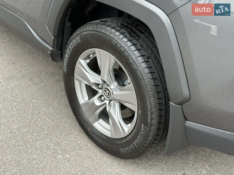 Внедорожник / Кроссовер Toyota RAV4 2022 в Киеве
