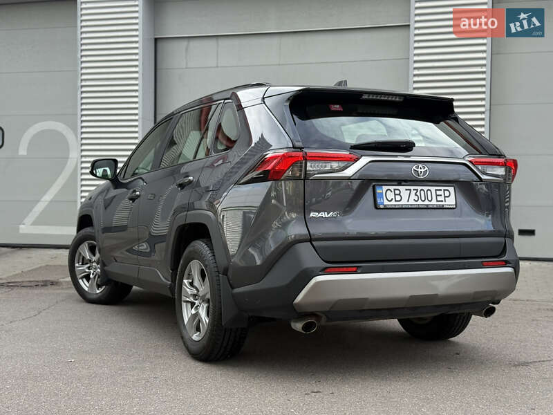 Внедорожник / Кроссовер Toyota RAV4 2022 в Киеве