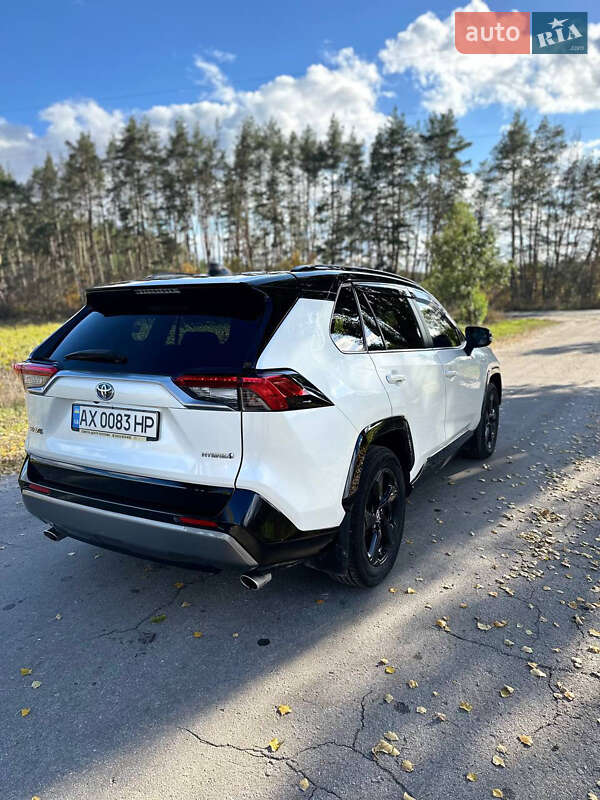 Внедорожник / Кроссовер Toyota RAV4 2020 в Харькове