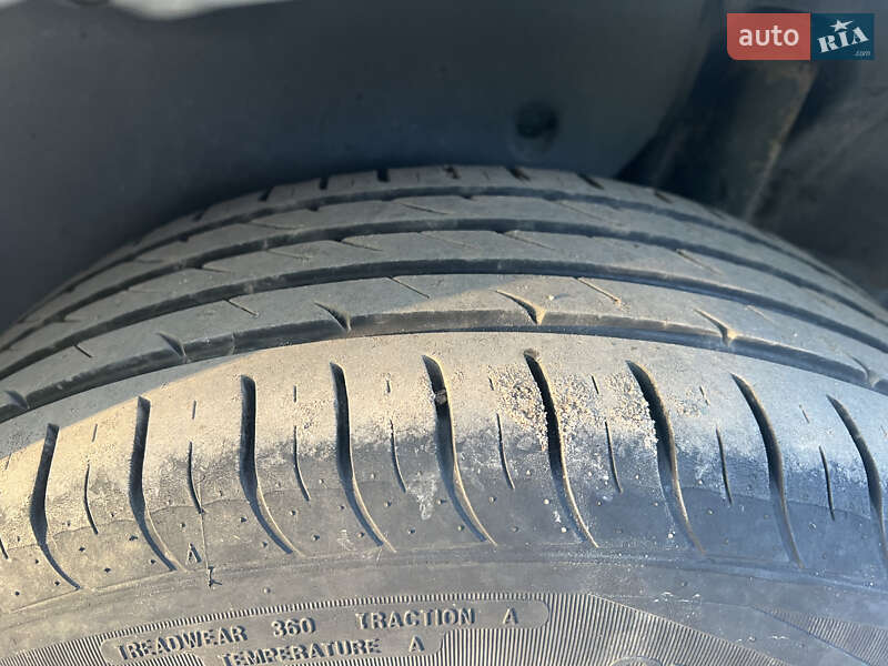 Внедорожник / Кроссовер Toyota RAV4 2005 в Днепре