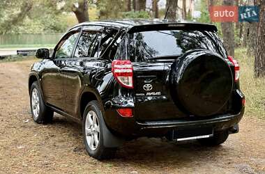 Внедорожник / Кроссовер Toyota RAV4 2012 в 