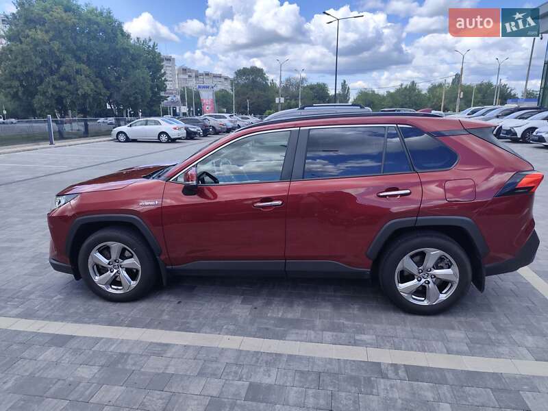 Внедорожник / Кроссовер Toyota RAV4 2020 в Днепре
