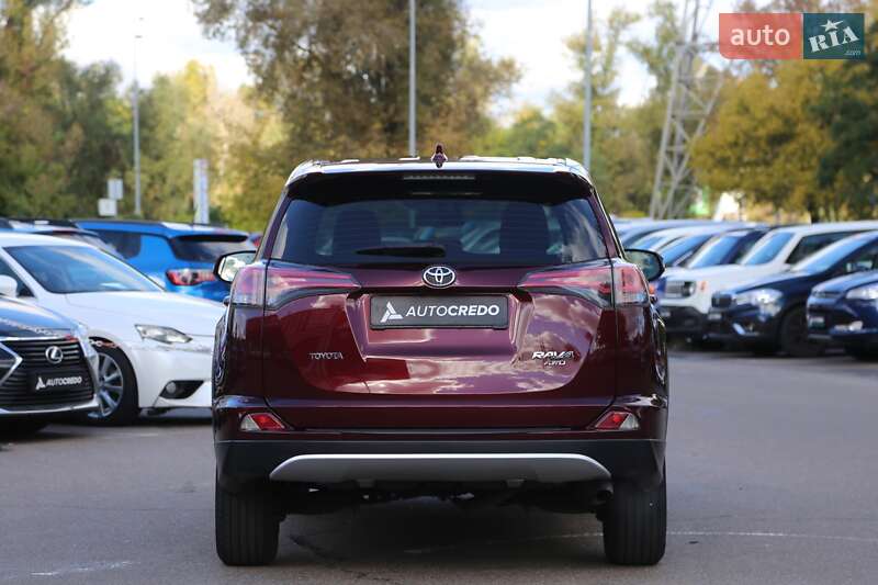 Внедорожник / Кроссовер Toyota RAV4 2016 в Киеве