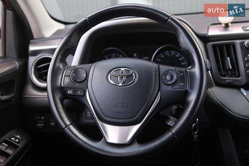 Внедорожник / Кроссовер Toyota RAV4 2016 в Киеве