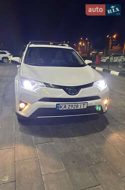 Позашляховик / Кросовер Toyota RAV4 2016 в Харкові