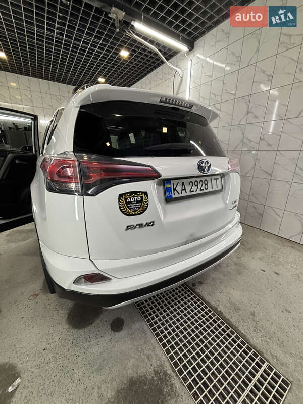 Внедорожник / Кроссовер Toyota RAV4 2016 в Харькове