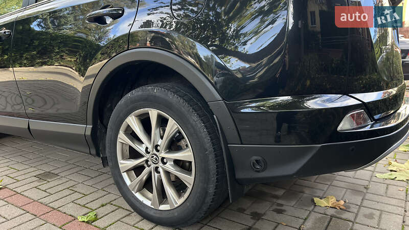 Внедорожник / Кроссовер Toyota RAV4 2017 в Хмельницком