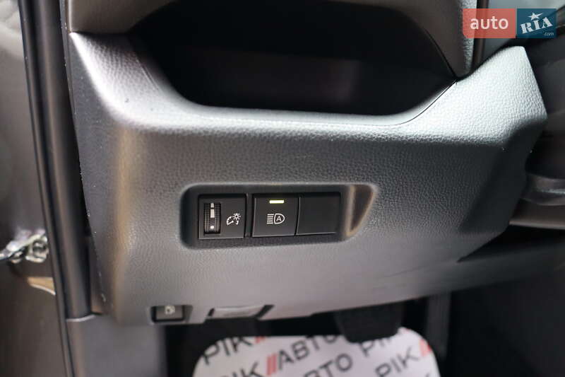 Внедорожник / Кроссовер Toyota RAV4 2023 в Львове