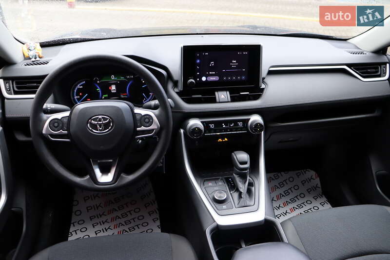 Внедорожник / Кроссовер Toyota RAV4 2023 в Львове