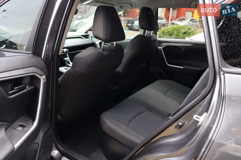 Внедорожник / Кроссовер Toyota RAV4 2023 в Львове