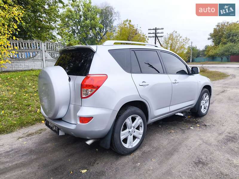 Внедорожник / Кроссовер Toyota RAV4 2006 в Черкассах